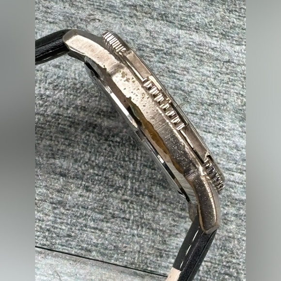 Swiss Military 100 WR Analog Leather Band Wrist Adult Watch 095-0489 Date Works - Picture 6 of 16